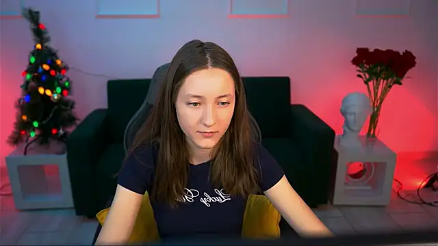 Snapshot of LuluPatterson chatting on December 15, 2025, 1:37 pm LuluPatterson online show from December 15, 2025, 1:37 pm