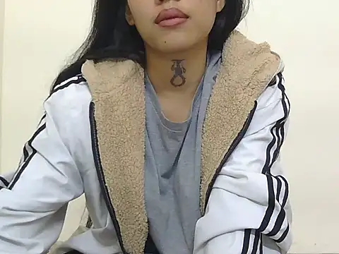 Cristina love69 online show from December 19, 2025, 5:20 pm