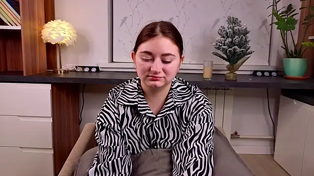 Snapshot of SolHaukaas chatting on December 21, 2025, 1:35 am SolHaukaas online show from December 21, 2025, 1:35 am