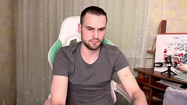 Snapshot of Iveeran chatting on December 16, 2025, 7:30 pm Iveeran online show from December 16, 2025, 7:30 pm