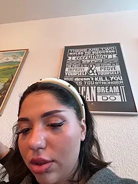 SilkyMira online show from February 7, 2026, 9:24 am