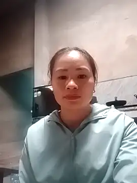 honey-kis online show from December 15, 2025, 5:01 am