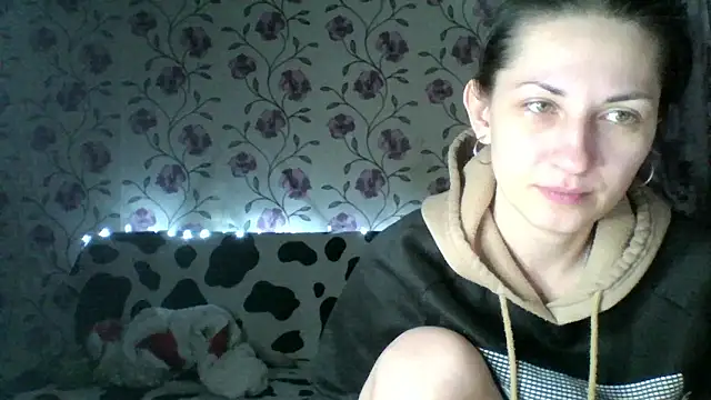 nika smily online show from December 13, 2025, 10:04 pm