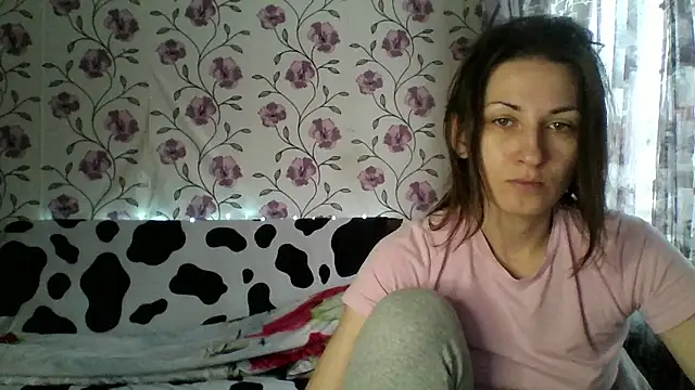 nika smily online show from December 15, 2025, 5:12 am