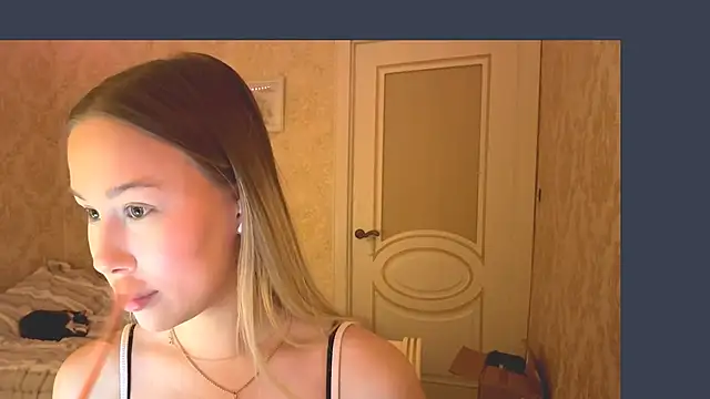 Snapshot of LashandraGiacomelli chatting on December 14, 2025, 4:34 pm LashandraGiacomelli online show from December 14, 2025, 4:34 pm