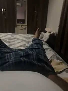 Snapshot of Night_outcam chatting on February 12, 2026, 6:14 pm Night outcam online show from February 12, 2026, 6:14 pm