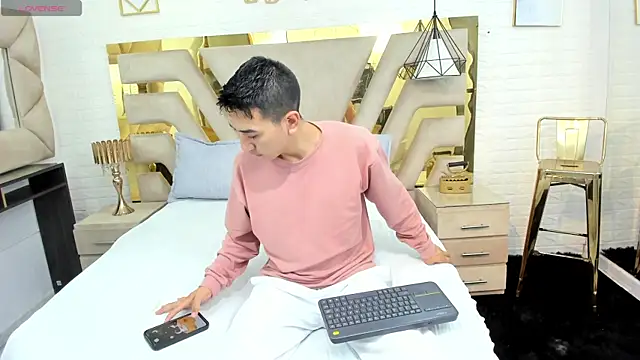 matias jeong online show from December 18, 2025, 7:42 pm