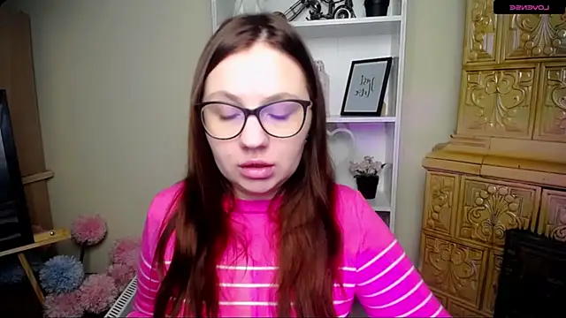 Snapshot of LiliaErmi chatting on December 15, 2025, 6:06 am LiliaErmi online show from December 15, 2025, 6:06 am