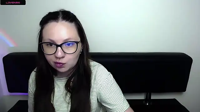 Snapshot of LiliaErmi chatting on June 5, 2026, 6:42 am LiliaErmi online show from June 5, 2026, 6:42 am