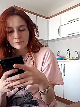 Snapshot of Atwsliiikizilll chatting on April 23, 2026, 12:29 pm Atwsliiikizilll online show from April 23, 2026, 12:29 pm