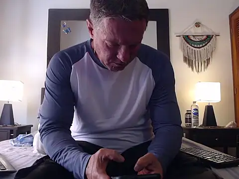 Snapshot of TommyLopez chatting on December 17, 2025, 4:13 pm TommyLopez online show from December 17, 2025, 4:13 pm