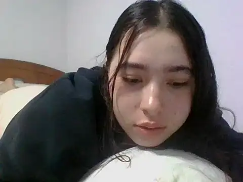 Anni 00001 online show from December 14, 2025, 11:48 am