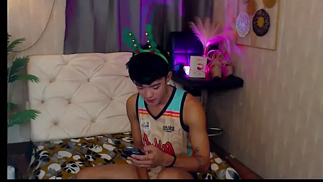 robin hotcummerx online show from December 15, 2025, 5:34 am