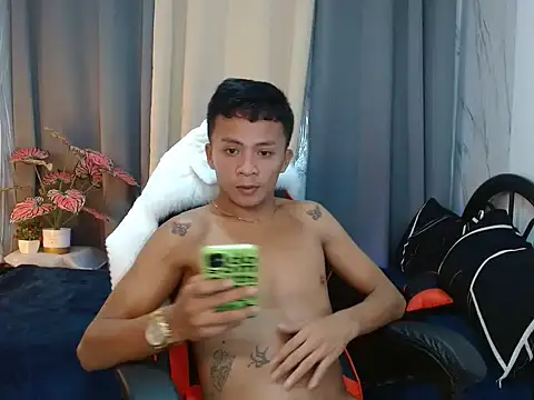 Snapshot of ur_twinkKirk6969 chatting on March 27, 2026, 2:06 am ur twinkKirk6969 online show from March 27, 2026, 2:06 am