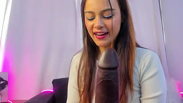 Adelaindiamond  online show from January 17, 2026, 12:21 pm