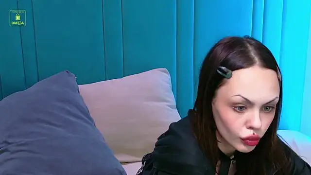 Snapshot of MonicaHoffman chatting on December 17, 2025, 3:40 pm MonicaHoffman online show from December 17, 2025, 3:40 pm