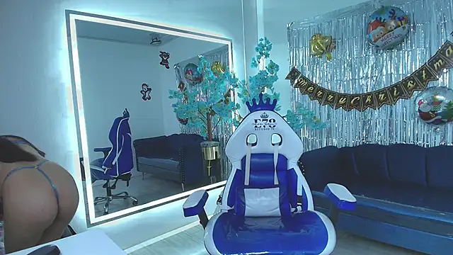 Sammy evanns  online show from December 16, 2025, 3:06 pm