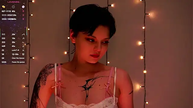 Snapshot of SharylOrbin chatting on February 7, 2026, 11:19 pm SharylOrbin online show from February 7, 2026, 11:19 pm