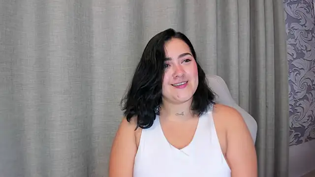 Snapshot of beautifulgirl4u_ chatting on July 13, 2026, 11:29 pm beautifulgirl4u online show from July 13, 2026, 11:29 pm