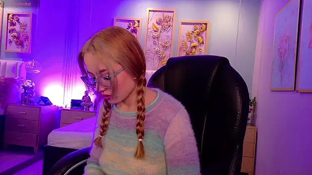 danielamilles online show from February 25, 2026, 3:49 am