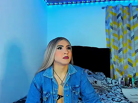 Snapshot of georgiina_giio chatting on December 15, 2025, 7:56 am georgiina giio online show from December 15, 2025, 7:56 am