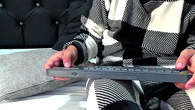 NathanBrookhs online show from December 21, 2025, 9:22 pm