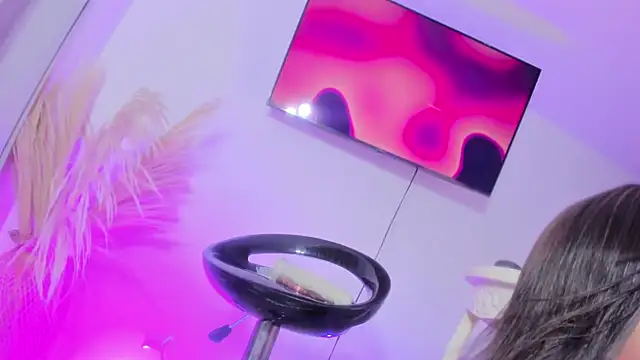 Camila saaenz online show from April 26, 2026, 2:26 pm