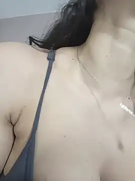 evangelineroos online show from March 25, 2026, 4:07 am