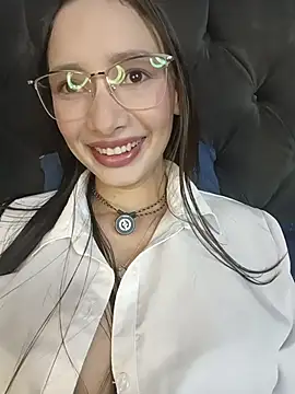 evangelineroos online show from March 26, 2026, 1:28 pm