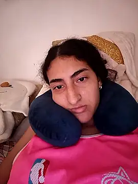 Snapshot of LindaRojas chatting on December 16, 2025, 7:41 pm LindaRojas online show from December 16, 2025, 7:41 pm