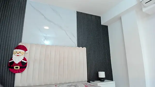 CerenaBroun  online show from December 19, 2025, 7:43 pm