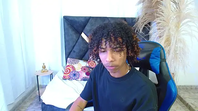 angelll18  online show from February 27, 2026, 9:04 pm