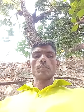 Snapshot of Akash32y chatting on December 14, 2025, 10:42 am Akash32y online show from December 14, 2025, 10:42 am