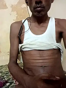 Snapshot of Akash32y chatting on December 17, 2025, 8:37 pm Akash32y online show from December 17, 2025, 8:37 pm