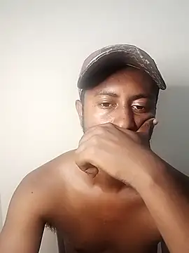 Snapshot of golosos2331 chatting on December 13, 2025, 8:36 pm golosos2331 online show from December 13, 2025, 8:36 pm