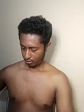 Snapshot of golosos2331 chatting on December 17, 2025, 12:05 am golosos2331 online show from December 17, 2025, 12:05 am