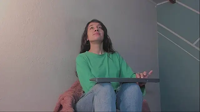 Snapshot of Lucy-Bluesea chatting on February 3, 2026, 12:31 am Lucy-Bluesea online show from February 3, 2026, 12:31 am