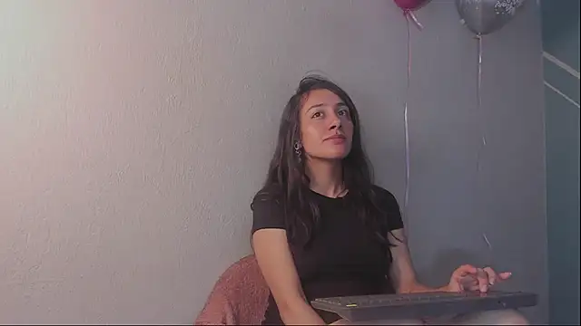 Snapshot of Lucy-Bluesea chatting on February 25, 2026, 10:41 pm Lucy-Bluesea online show from February 25, 2026, 10:41 pm