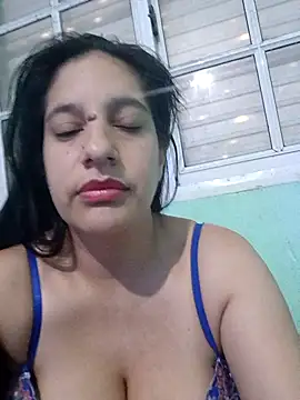 julietaloovee online show from March 1, 2026, 2:08 pm