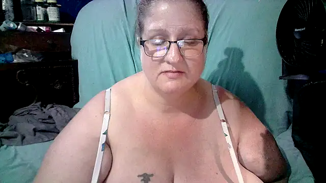 Snapshot of jade-belle chatting on May 18, 2026, 6:30 am jade-belle online show from May 18, 2026, 6:30 am