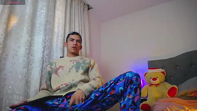 Snapshot of TOMBOYSEXX chatting on December 16, 2025, 1:16 pm TOMBOYSEXX online show from December 16, 2025, 1:16 pm