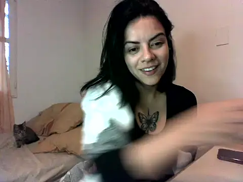 luluclark69 online show from May 16, 2026, 7:56 pm