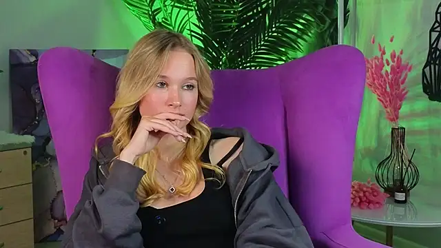 ElizFait online show from December 14, 2025, 11:04 am