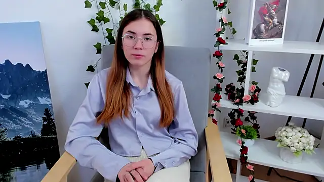 Snapshot of HalleyKeer chatting on December 16, 2025, 5:45 am HalleyKeer online show from December 16, 2025, 5:45 am