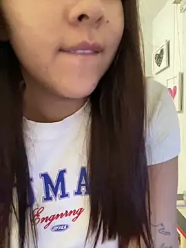 Snapshot of Zarahs_Blare1 chatting on June 10, 2026, 1:17 am Zarahs Blare1 online show from June 10, 2026, 1:17 am