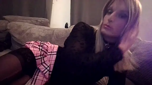 SissyJessy91 online show from January 17, 2026, 5:45 am