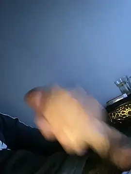 Snapshot of Moh16dz chatting on January 17, 2026, 8:45 pm Moh16dz online show from January 17, 2026, 8:45 pm