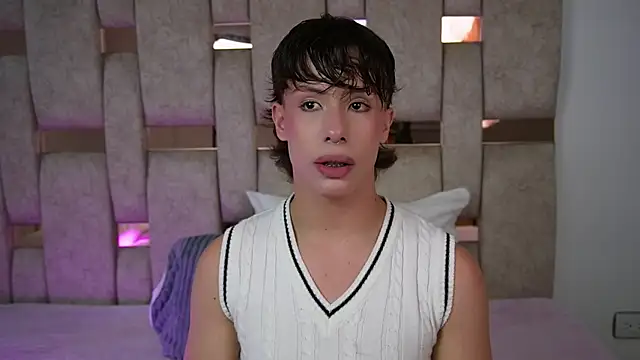 Snapshot of _SweetyAngel_ chatting on December 16, 2025, 9:09 pm SweetyAngel online show from December 16, 2025, 9:09 pm