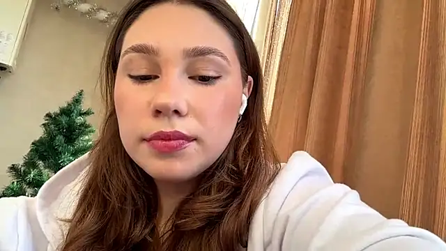 Snapshot of MyFavoritday chatting on December 18, 2025, 10:32 am MyFavoritday online show from December 18, 2025, 10:32 am