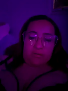 Snapshot of Meghan_T18 chatting on December 17, 2025, 1:11 am Meghan T18 online show from December 17, 2025, 1:11 am